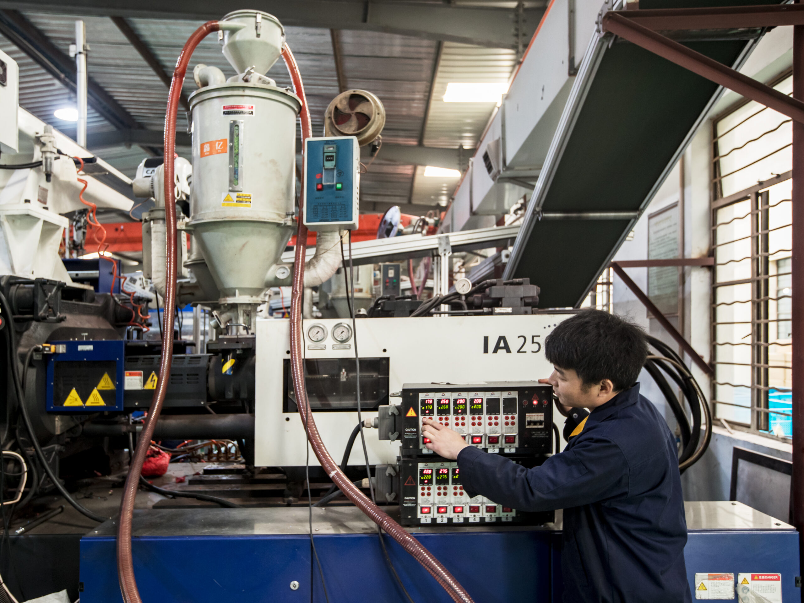 d6dcdfbe99fd04195eb233e0d9719087